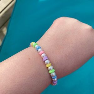 Handmade multicolored bracelet with pearls